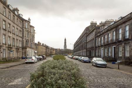 Grand & Spacious Central Apt With Wifi Apartment Edinburgh Exterior photo