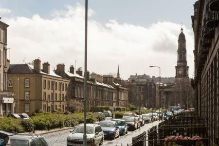 Grand & Spacious Central Apt With Wifi Apartment Edinburgh Exterior photo